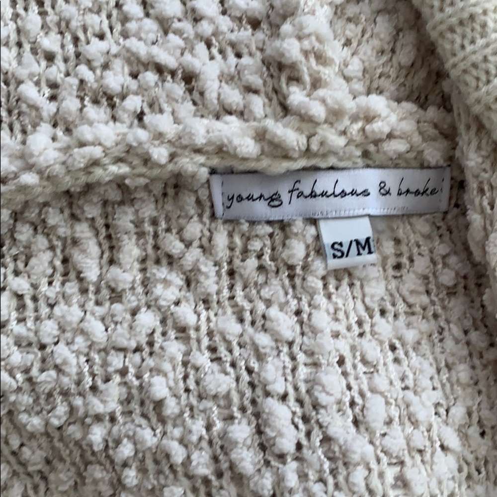 Bear sweater! - Picture 2 of 2